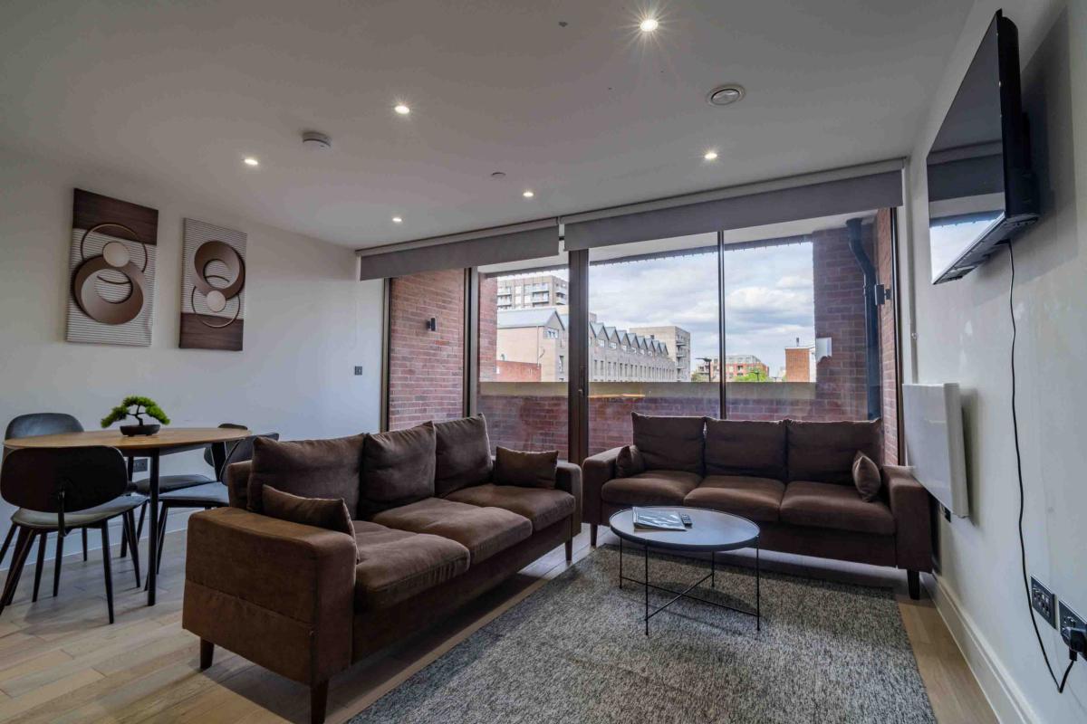 Two Bedrooms Luxuries Apartment, 57 Colts Village C