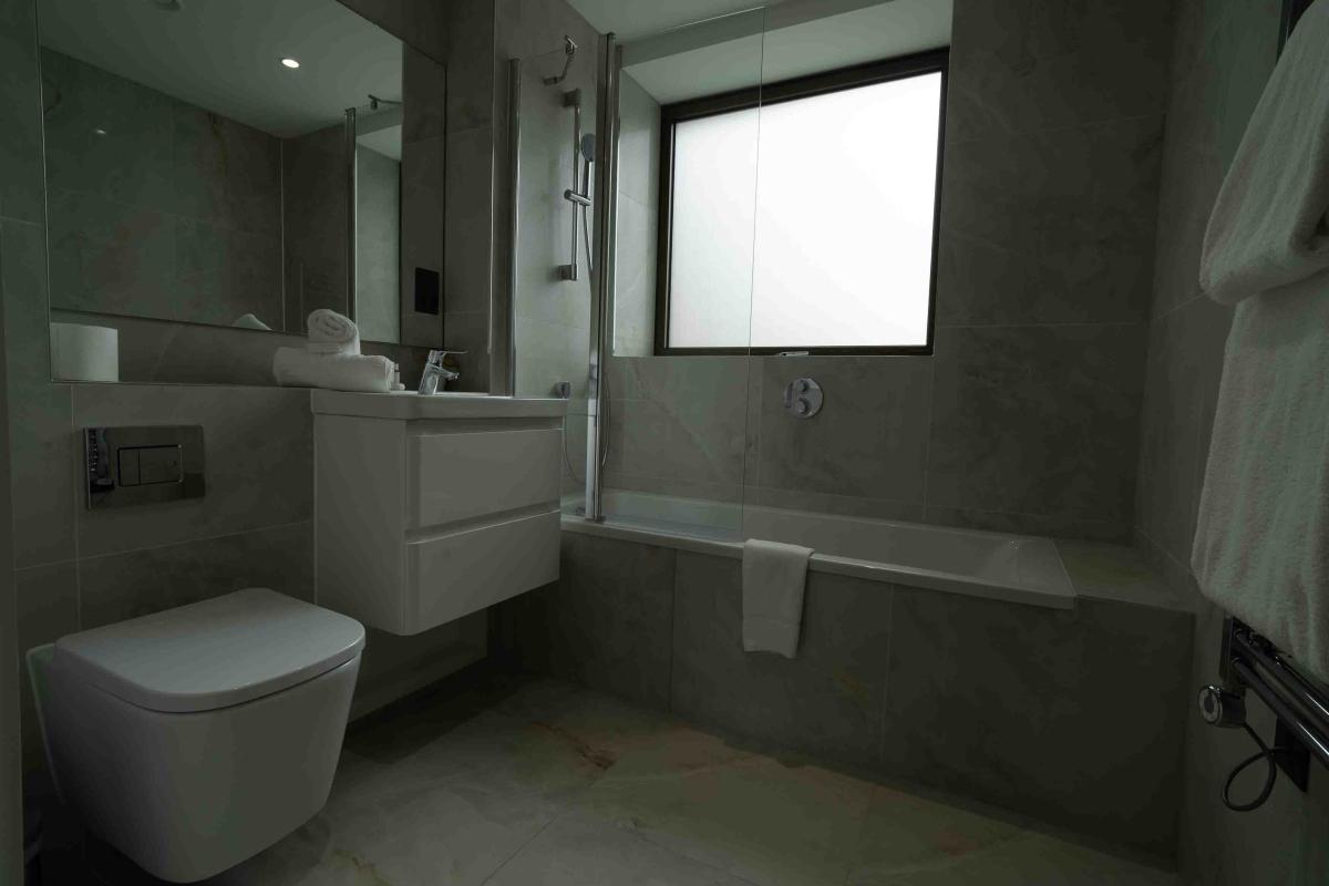Two Bedrooms Luxuries Apartment, 57 Colts Village C — photo 7