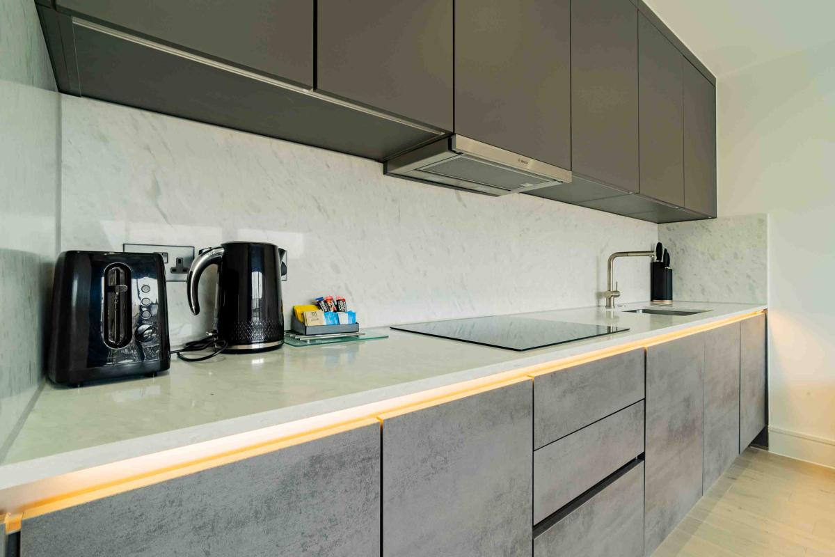 One Bedroom Luxuries Apartment,70 Colts Village C — photo 3
