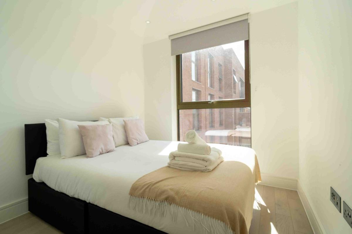 Three Bedrooms Luxuries Apartment, 67 Colts Village C — photo 8