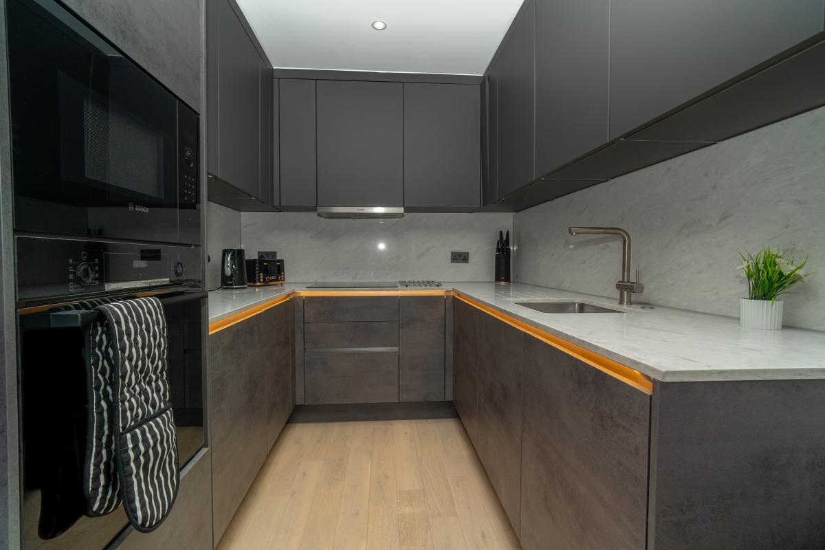 Three Bedrooms Luxuries Apartment, 67 Colts Village C — photo 10