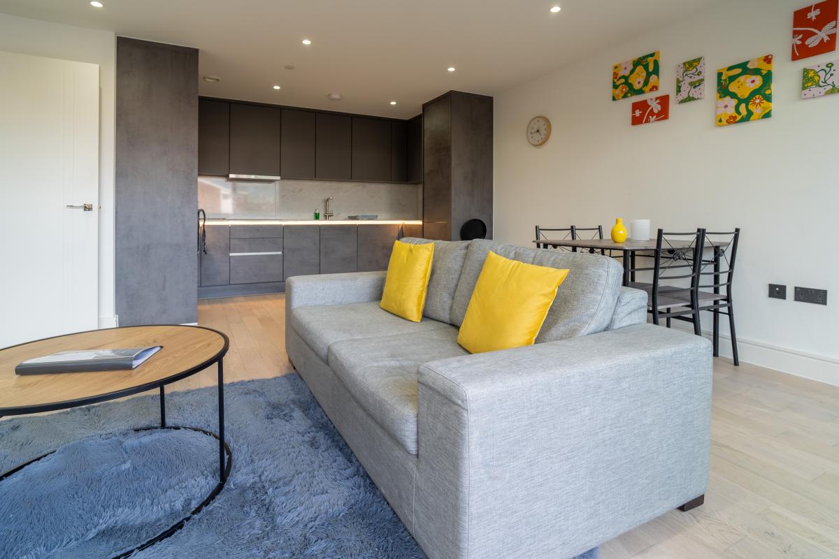 One Bedroom Luxuries Apartment, 58 Colts Village C — photo 8