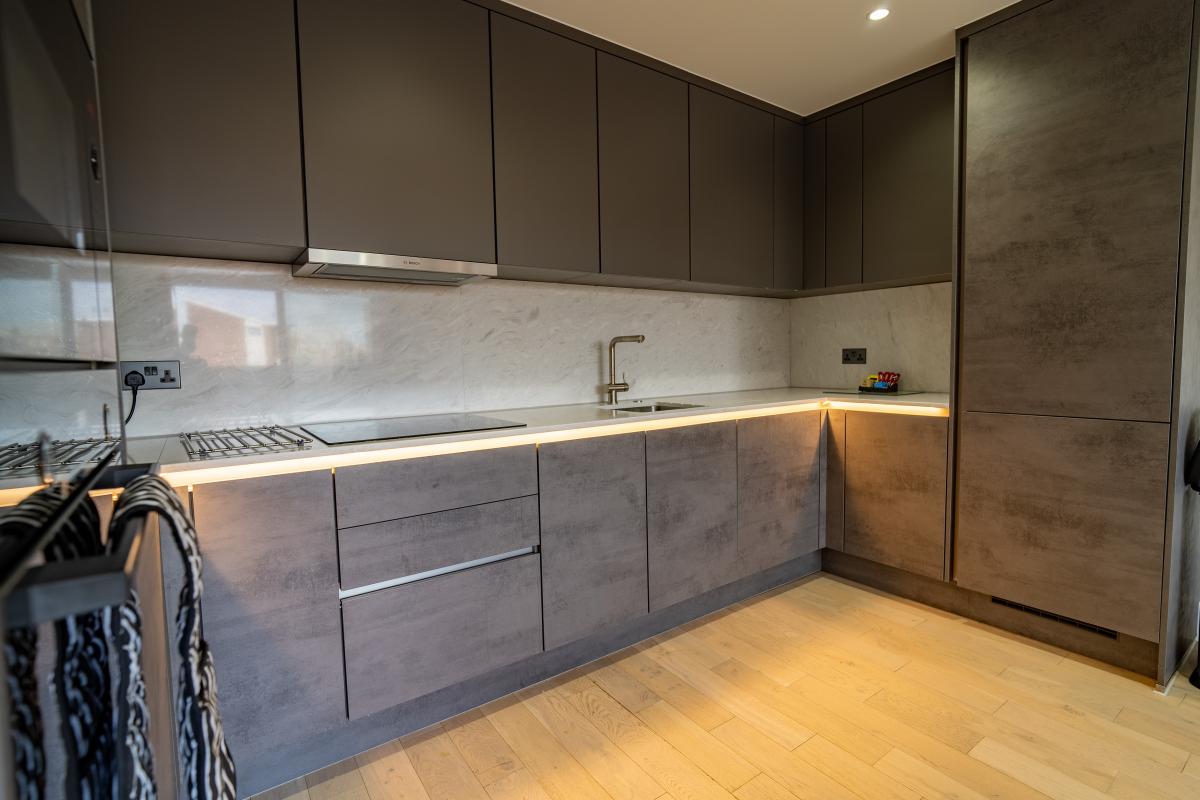 One Bedroom Luxuries Apartment, 58 Colts Village C — photo 9