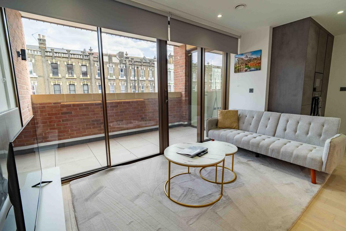 One Bedroom Luxuries Apartment,  60 Colts Village C — photo 4