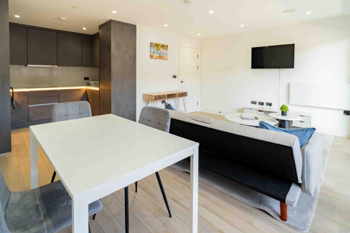 Two Bedrooms Luxuries Apartment,61 Colts Village C — photo 5