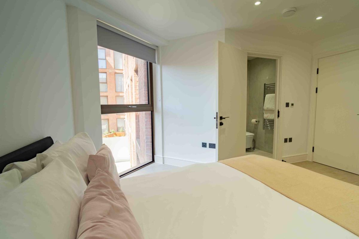 Three Bedrooms Luxuries Apartment, 62 Colts Village C — photo 5