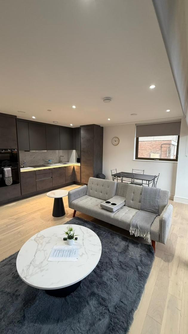 Two Bedrooms Luxuries Apartment, 57 Colts Village C